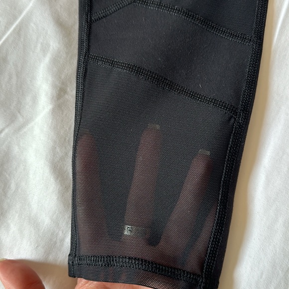Lululemon mesh leggings - Picture 2 of 3